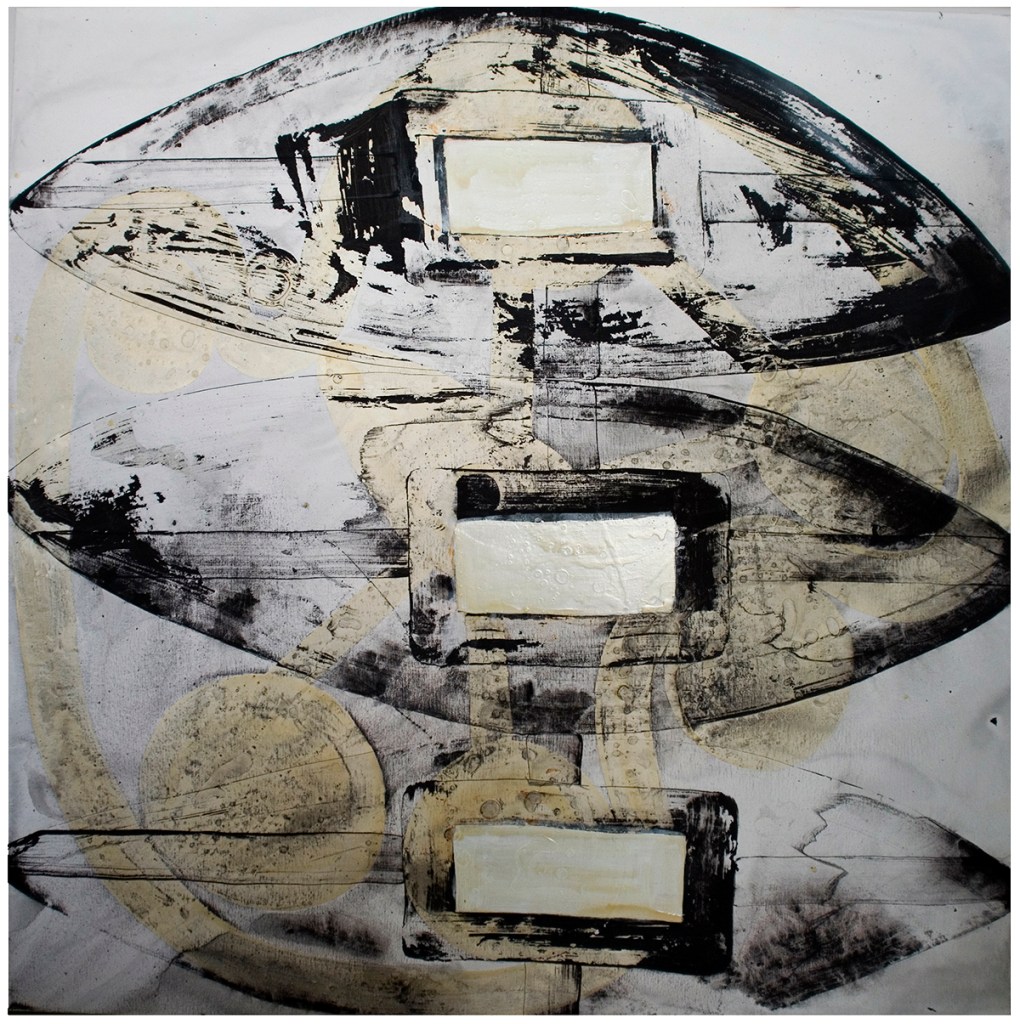 Apareix com trinitat